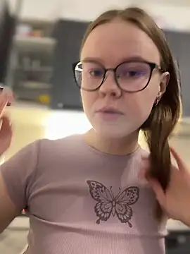 Snapshot of _CherryBloom_ chatting on October 5, 2025, 10:02 am CherryBloom online show from October 5, 2025, 10:02 am