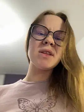 Snapshot of _CherryBloom_ chatting on February 28, 2026, 6:31 pm CherryBloom online show from February 28, 2026, 6:31 pm