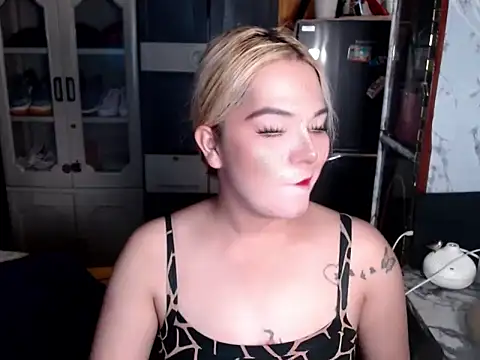 Snapshot of blonditax1111 chatting on July 18, 2026, 10:41 am blonditax1111 online show from July 18, 2026, 10:41 am