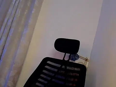 Snapshot of Annaloula chatting on January 15, 2026, 2:10 pm Annaloula online show from January 15, 2026, 2:10 pm