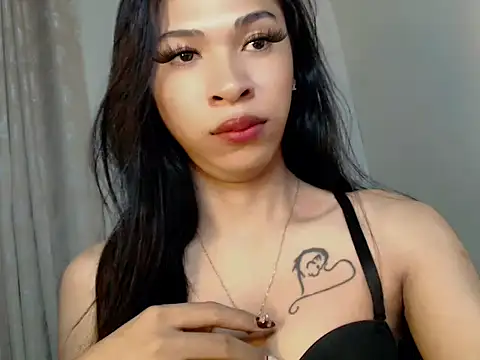 Snapshot of Annaloula chatting on February 8, 2026, 11:08 pm Annaloula online show from February 8, 2026, 11:08 pm