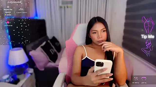 naughtyjayde online show from April 28, 2026, 2:27 am