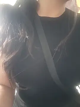 lunna 07 online show from February 3, 2026, 3:28 pm