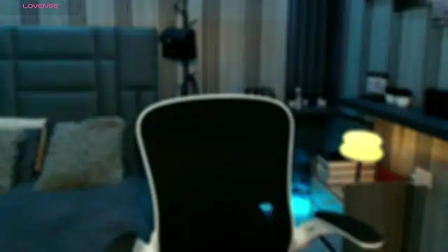 Snapshot of Huntress_xxx chatting on February 3, 2026, 1:59 am Huntress xxx online show from February 3, 2026, 1:59 am