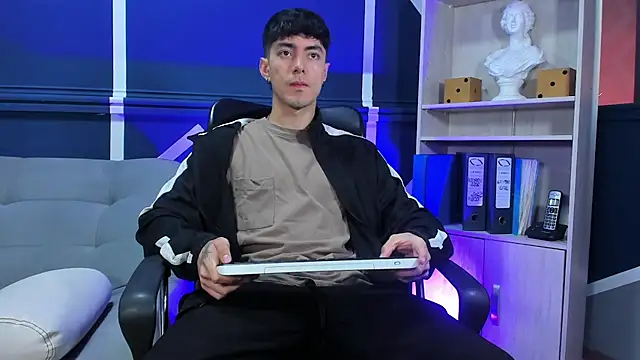 Snapshot of etham_wolf_ chatting on October 9, 2025, 12:03 pm etham wolf online show from October 9, 2025, 12:03 pm