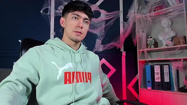 Snapshot of etham_wolf_ chatting on November 7, 2025, 11:54 am etham wolf online show from November 7, 2025, 11:54 am