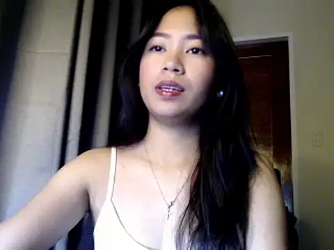 Snapshot of candycrushyyy chatting on October 27, 2025, 9:41 pm candycrushyyy online show from October 27, 2025, 9:41 pm