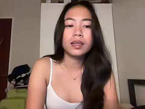 Snapshot of candycrushyyy chatting on November 4, 2025, 7:24 pm candycrushyyy online show from November 4, 2025, 7:24 pm