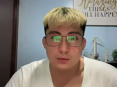Snapshot of lovely_jay chatting on May 7, 2026, 6:24 pm lovely jay online show from May 7, 2026, 6:24 pm