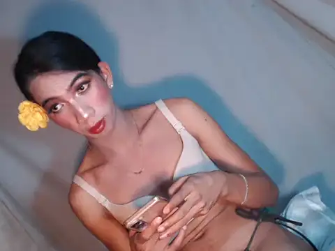 xyourdreamtrans online show from February 16, 2026, 1:18 pm