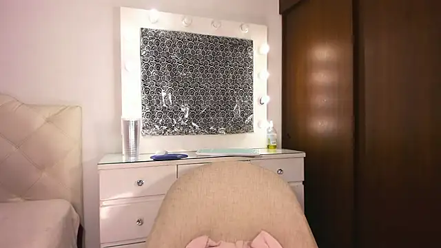 Snapshot of lina_quinn chatting on February 14, 2026, 4:20 am lina quinn online show from February 14, 2026, 4:20 am