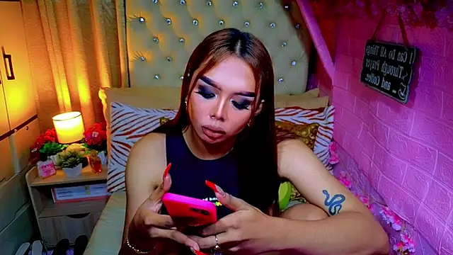 MoniqueCeleste online show from April 6, 2026, 4:46 am