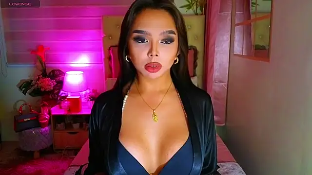 MoniqueCeleste online show from June 19, 2026, 4:33 pm