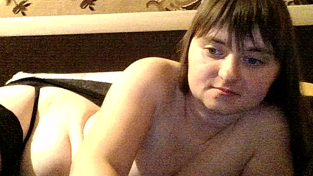 Snapshot of LuckyLust11 chatting on September 28, 2025, 3:28 pm LuckyLust11 online show from September 28, 2025, 3:28 pm