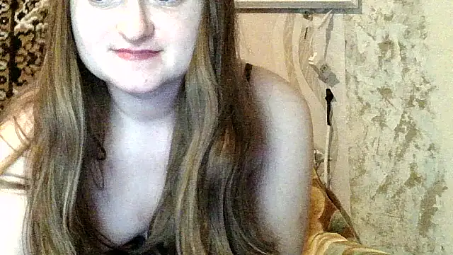 Snapshot of LuckyLust11 chatting on October 29, 2025, 8:43 pm LuckyLust11 online show from October 29, 2025, 8:43 pm