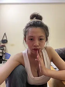 Snapshot of Aghenh chatting on October 1, 2025, 9:15 am Aghenh online show from October 1, 2025, 9:15 am