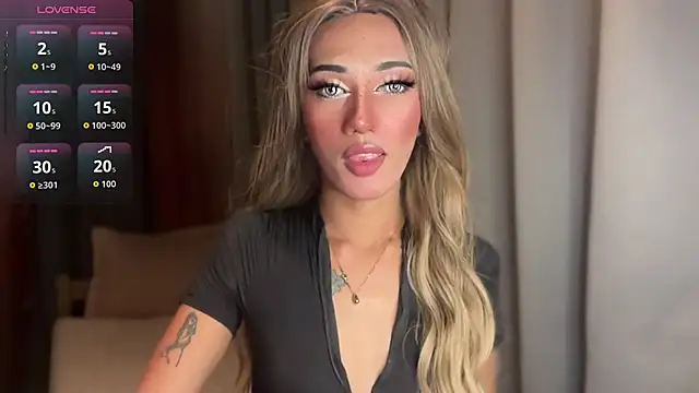 Snapshot of Lust-sluttymira chatting on October 17, 2025, 2:19 pm Lust-sluttymira online show from October 17, 2025, 2:19 pm