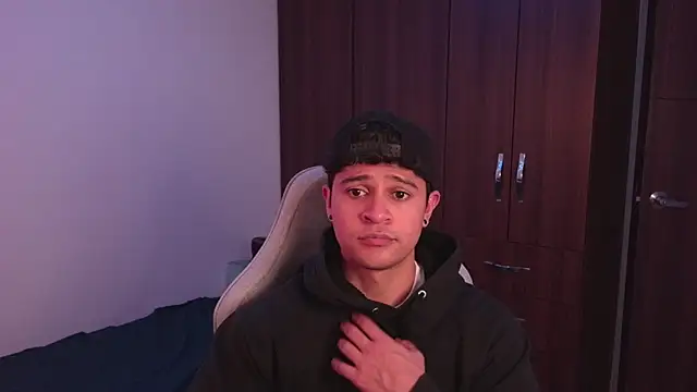 domsantiago  online show from October 11, 2025, 3:06 am