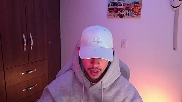 domsantiago  online show from December 20, 2025, 3:02 am