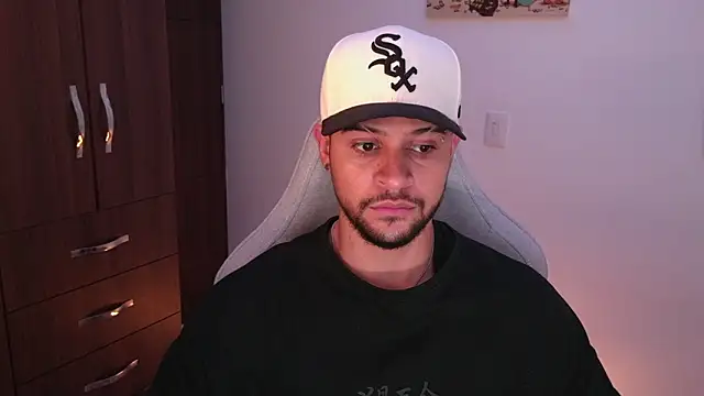 domsantiago  online show from March 4, 2026, 2:39 am