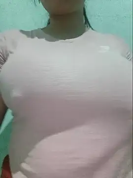 Shiny Babe online show from May 1, 2026, 3:00 am