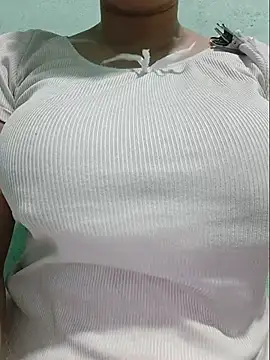 Snapshot of Shiny_Babe chatting on June 29, 2026, 7:58 am Shiny Babe online show from June 29, 2026, 7:58 am