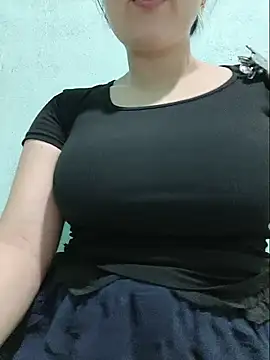 Snapshot of Shiny_Babe chatting on July 22, 2026, 3:04 pm Shiny Babe online show from July 22, 2026, 3:04 pm