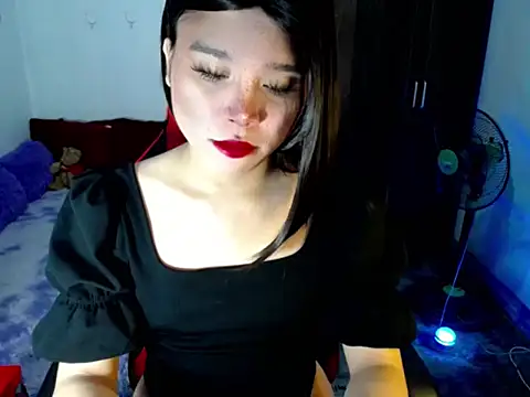 Urassiansweetcummer online show from June 20, 2026, 2:14 am