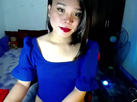Urassiansweetcummer online show from July 9, 2026, 2:26 am