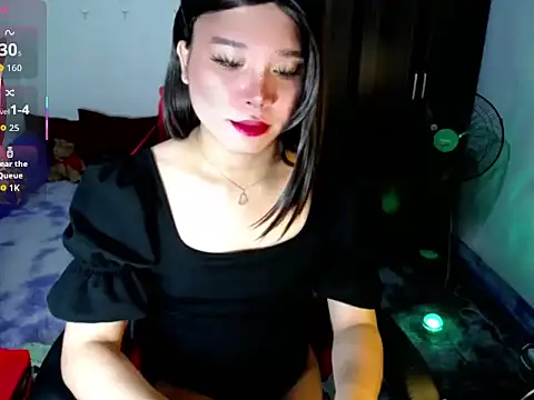 Urassiansweetcummer online show from July 15, 2026, 3:01 am