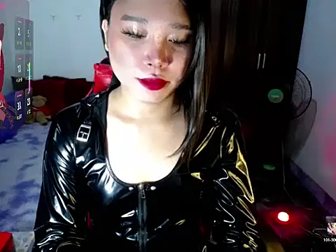 Urassiansweetcummer online show from July 24, 2026, 2:09 am