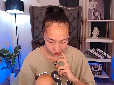 Snapshot of Sweet_kittyxx chatting on October 14, 2025, 2:45 am Sweet kittyxx online show from October 14, 2025, 2:45 am