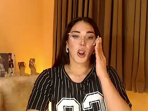 Snapshot of magnificent_kitana chatting on September 15, 2025, 12:49 pm magnificent kitana online show from September 15, 2025, 12:49 pm