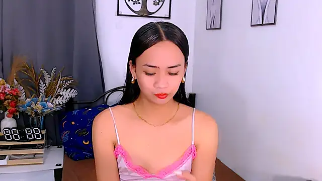 Zialustts online show from February 15, 2026, 6:43 am