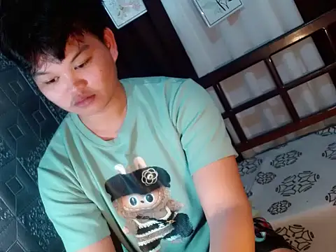 Reynelcock online show from September 15, 2025, 3:34 pm