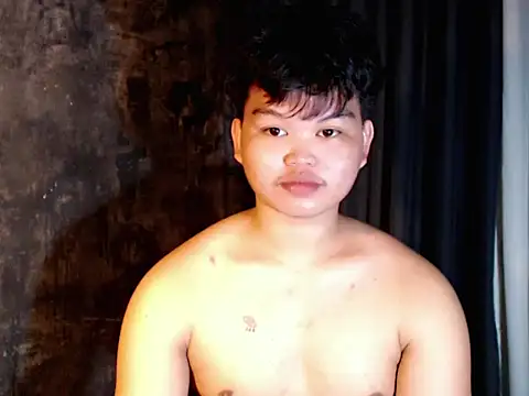 Reynelcock online show from October 1, 2025, 2:56 pm