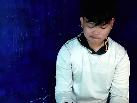 Reynelcock online show from November 26, 2025, 4:41 pm