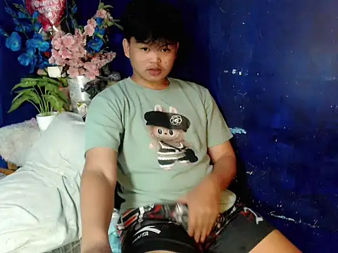 Reynelcock online show from December 21, 2025, 4:47 pm