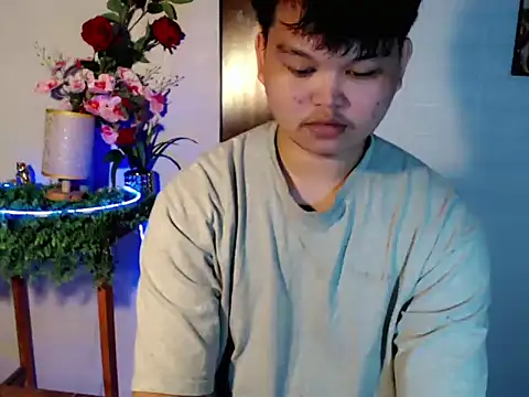 Reynelcock online show from June 7, 2026, 3:54 am