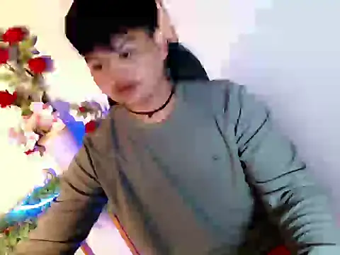 Reynelcock online show from June 10, 2026, 2:27 pm
