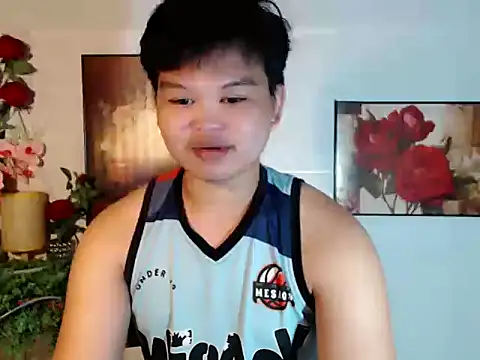 Snapshot of Reynelcock chatting on August 1, 2026, 4:28 pm Reynelcock online show from August 1, 2026, 4:28 pm