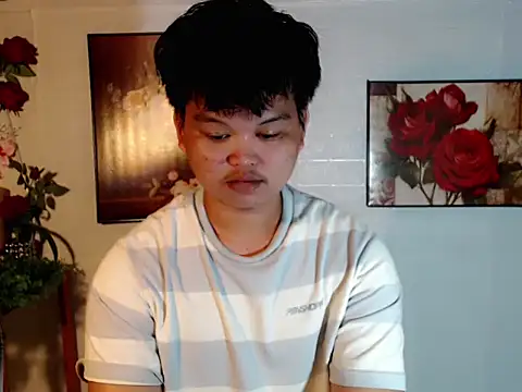 Snapshot of Reynelcock chatting on August 4, 2026, 10:18 am Reynelcock online show from August 4, 2026, 10:18 am