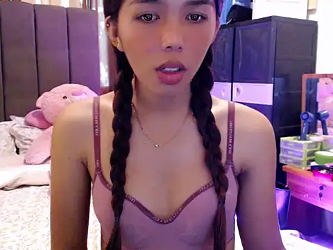 urswtasian chesca online show from September 26, 2025, 11:53 pm