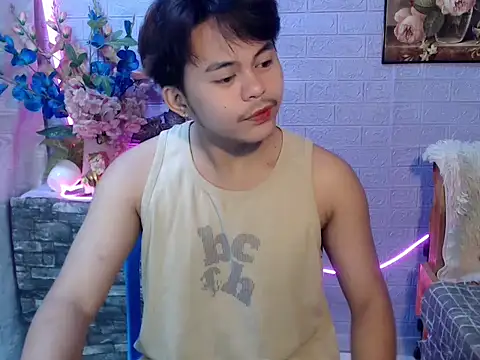 Snapshot of urguy_toshi chatting on August 2, 2026, 2:04 pm urguy toshi online show from August 2, 2026, 2:04 pm