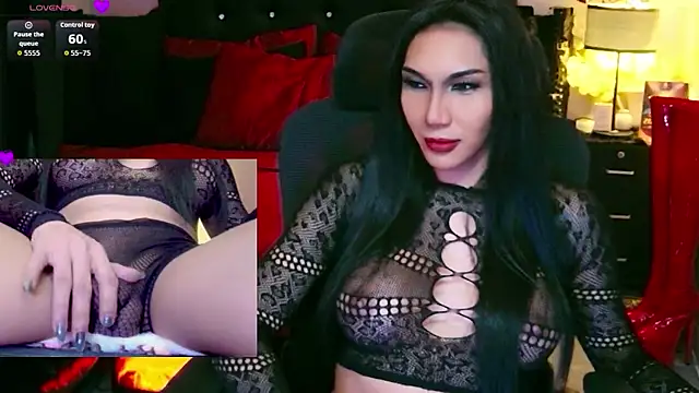 JadeScarlet LoveLace online show from June 24, 2026, 3:33 pm