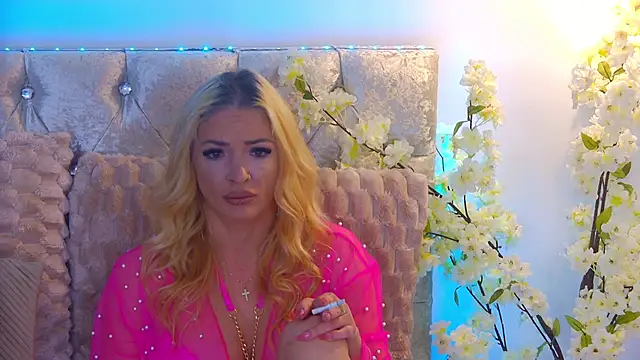 Izabellle02 online show from May 9, 2026, 3:12 am