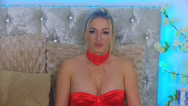 Izabellle02 online show from May 20, 2026, 3:13 am