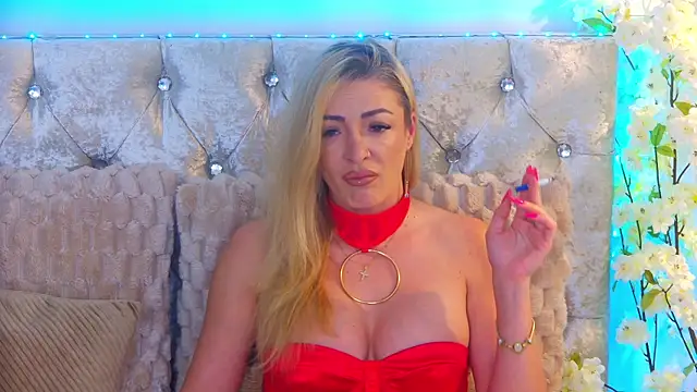 Izabellle02 online show from June 20, 2026, 2:47 am