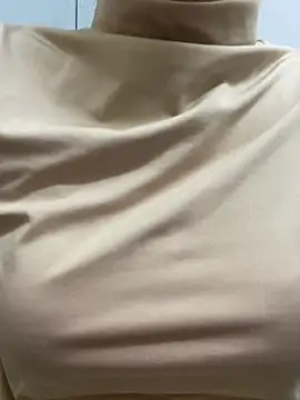 meomeo2k6 online show from November 20, 2025, 2:06 pm