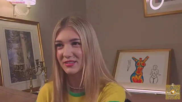 Snapshot of BeatrixGummer chatting on October 5, 2025, 8:18 pm BeatrixGummer online show from October 5, 2025, 8:18 pm